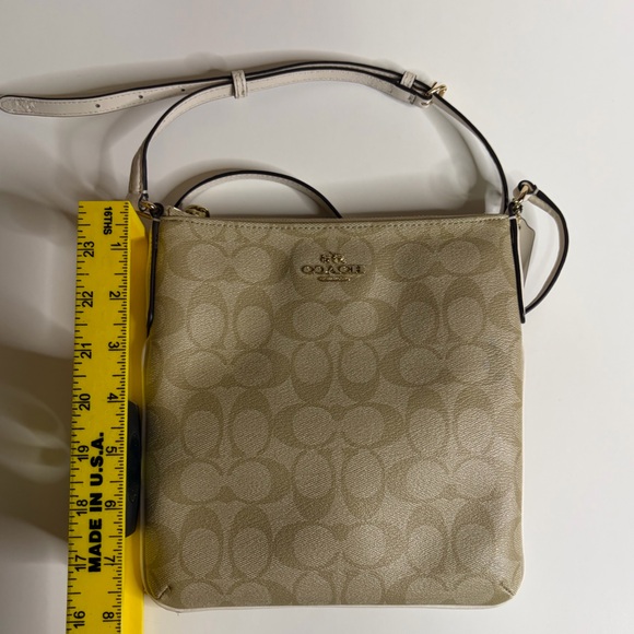 Coach Signature Tan Beige Crossbody Bag with golden hardware - Picture 4 of 14